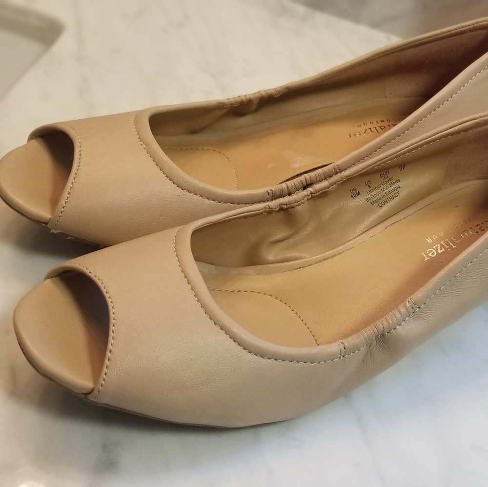 Naturlizer nude peep toe